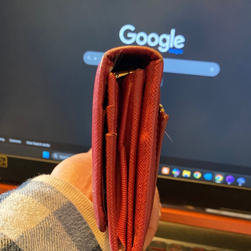 Prada Fushia pink , pre loved in fair condition Accent Wallet - Picture 7 of 8